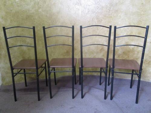 A CUTE FOUR SEATER TABLE AND CHAIRS FOR A SMALLER ROOM ONE BID FOR ALL