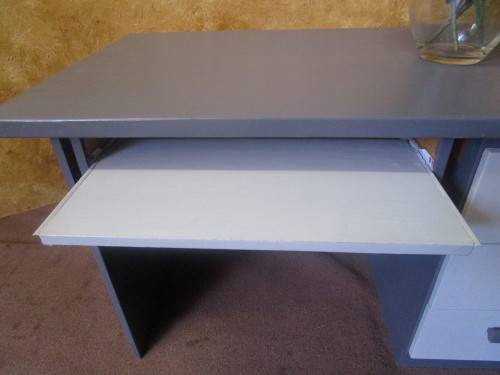 SETTING UP A NEW OFFICE? LOVLEY CHALK PAINTED DESK