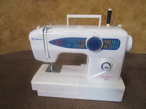 EMPISAL CELEBRITY 550 SEWING MACHINE 27 STITCH FUNCTION LOOK AS GOOD AS NEW