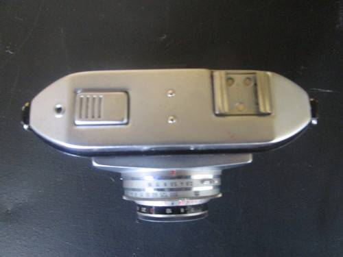 A VINTAGE BALDA CAMERA IN THE ORIGINAL CASING - NOT TESTED