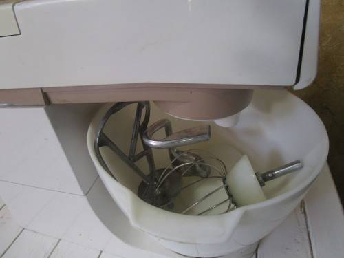 A MARVELOUS KENWOOD CHEFF WITH ALL THE MIXER ATTACHMENTS - TESTED & WORKING