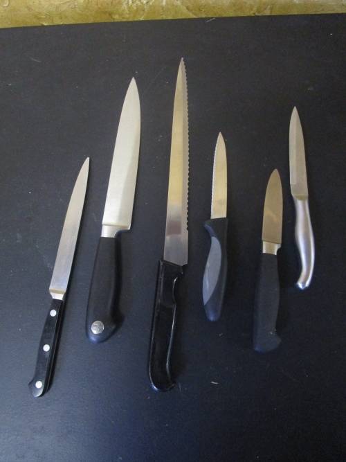 JOB LOT OF SHARP KITCHEN KIFES ON BID FOR ALL!!!!!!