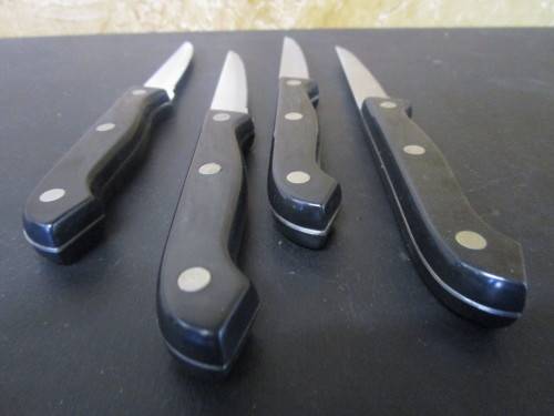 JOB LOT OF STEAK KNIFES ON BID FOR ALL!!!!!!