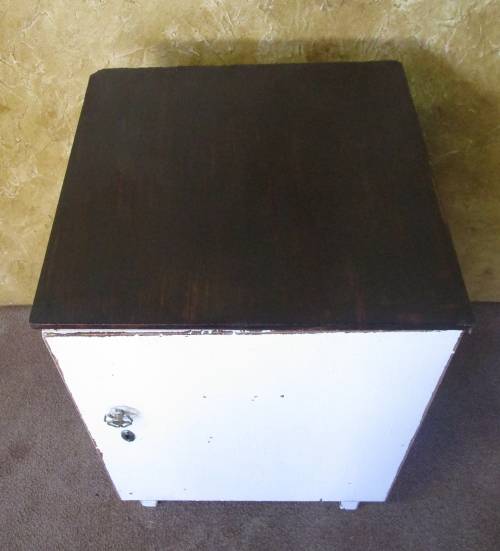 A VERY TRENDY SHABBY CHIC BEDSIDE CABINET WITH ONE DRAWER WORN OVER THE AGES