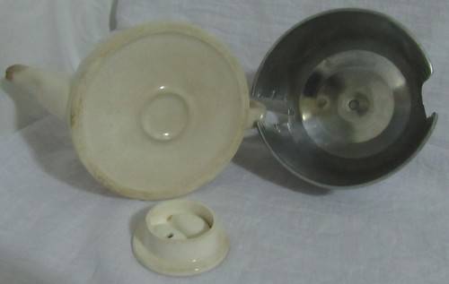 A COLLECTABLE HEAT MASTER / STAY HOT TEA/COFFEE POT - LOVLEY VINTAGE & SHABBY CHIC DECOR