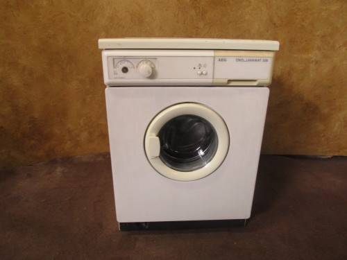 AEG Ö KO-LAVAMAT 625 Washing Machine, in good condition. Front loader takes 5 -7 kgs TESTED AND WORK