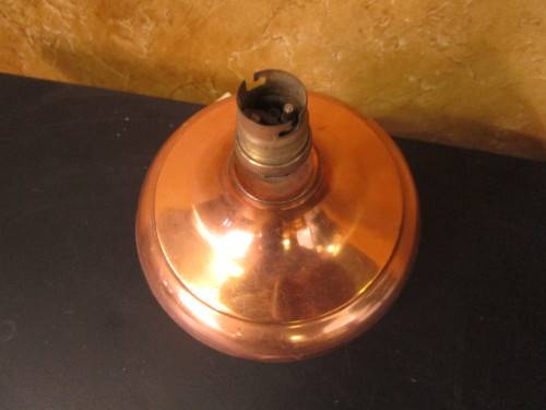A MARVELOUS VINTAGE/ ANTIQUE COPPER TABLE LAMP TESTED AND WORKING