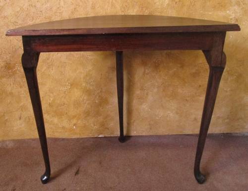 A FANTASTIC VINTAGE IMBUIA HALF MOON TABLE IN GOOD CONDITION FOR THE AGE! WITH LOVELY QUEEN ANNE LEG