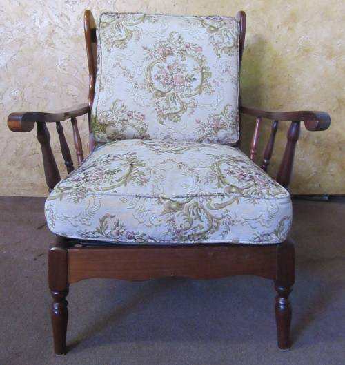 A MARVELOUS VINTAGE IMBUIA OCCASIONAL CHAIR IN EXCELLENT CONDITION
