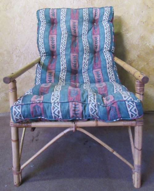 A FANTASTIC SINGLE SEATER CANE COUCH FOR THE PATIO