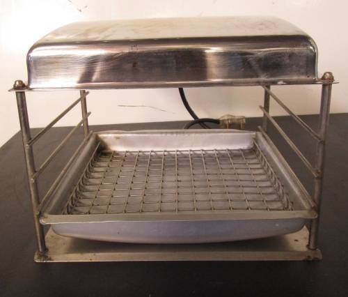 A VERY USEABLE VINTAGE TV BRAAI IN WORKING CONDITION