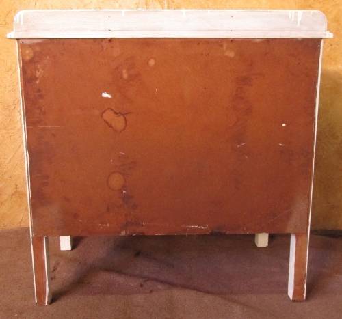 A FANTASTIC WHITE VINTAGE CHEST OF DRAWERS WITH THREE LARGE DRAWERS