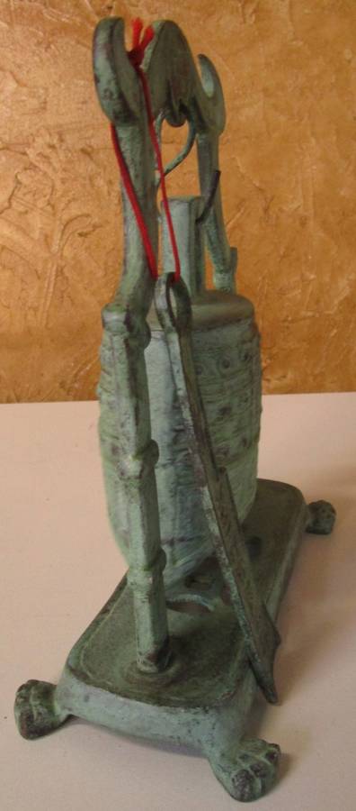 A GORGEOUS DECORATIVE AGED BRONZE LOOK -GONG/BELL ANTIQUE LOOKING - VERY HEAVY