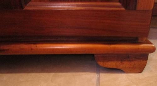 A ELGANT AND STYLISH KIAAT DRESSING TABLE WITH A STOEL - IN EXCELLENT CONDITION