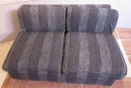 A FANTASTIC VERY COMFORTABLE 2 SEATER SOFA/COAUCH PERFECT FOR TV ROOM