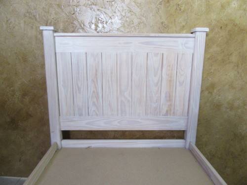 A TRENDY & STYLISH SOLID WOOD SHABBY CHIC SINGLE BED