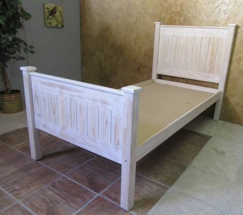 A TRENDY & STYLISH SOLID WOOD SHABBY CHIC SINGLE BED