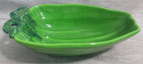 XMAS PROMOTION !!!!  LOVELY GREAN PEPER DESIGNED SERVING PLATTER BOWL