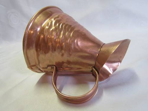 A MARVELOUS VINTAGE HAMMERED COPPER WATER PITCHER WILL MAKE A STUNNING FLOWER VASE