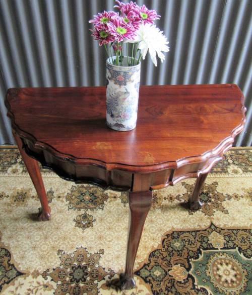 A LOVELY BALL & CLAW HALF MOON TABEL - OLD WORLD CHARM