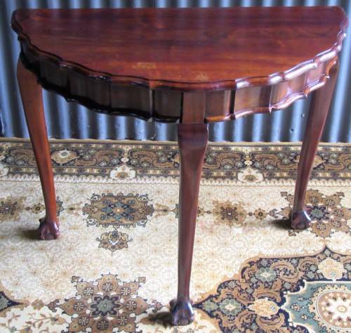 A LOVELY BALL & CLAW HALF MOON TABEL - OLD WORLD CHARM