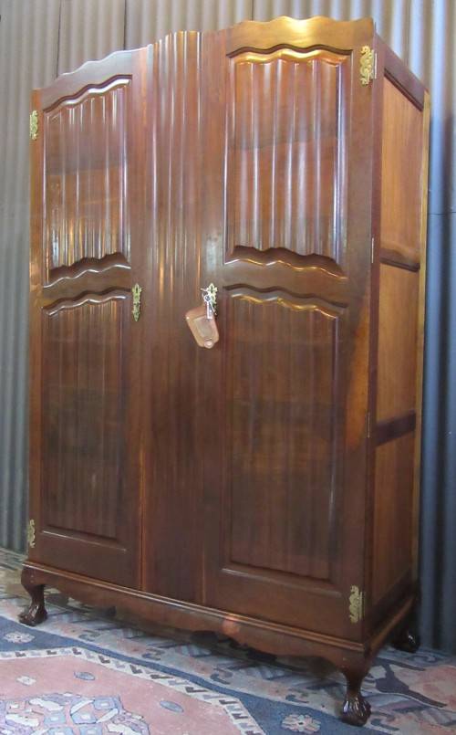 A STUNNING TWO DOOR BALL & CLAW WARDROBE IN GOOD CONDITION WITH KEYS
