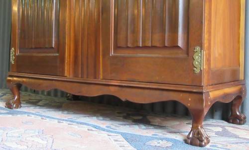 A STUNNING TWO DOOR BALL & CLAW WARDROBE IN GOOD CONDITION WITH KEYS