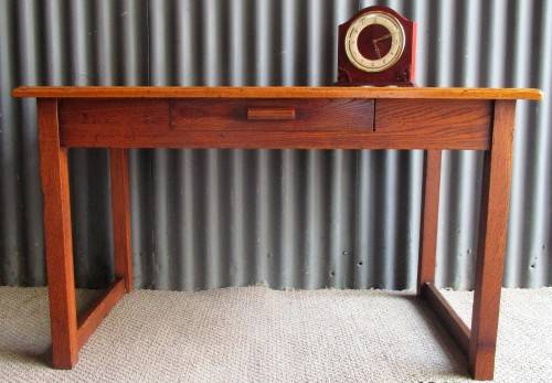 A VERY CUTE VINTAGE KIDDIES DESK WITH ONE DRAWER