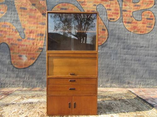 Smart mid-century modern stacking office bookcase  c.1950. T