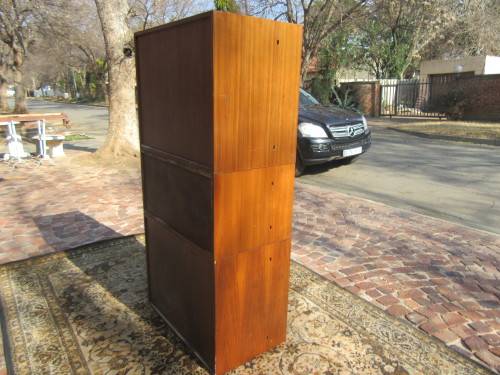 Smart mid-century modern stacking office bookcase  c.1950. T