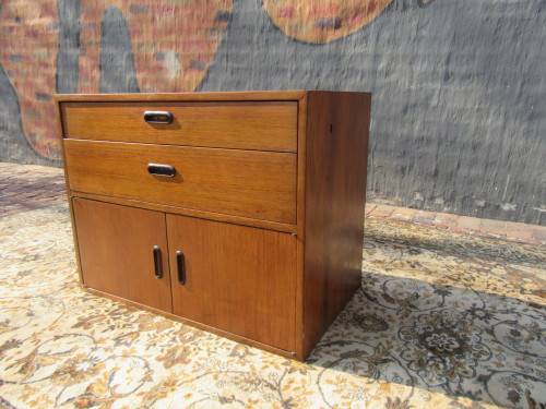 Smart mid-century modern stacking office bookcase  c.1950. T