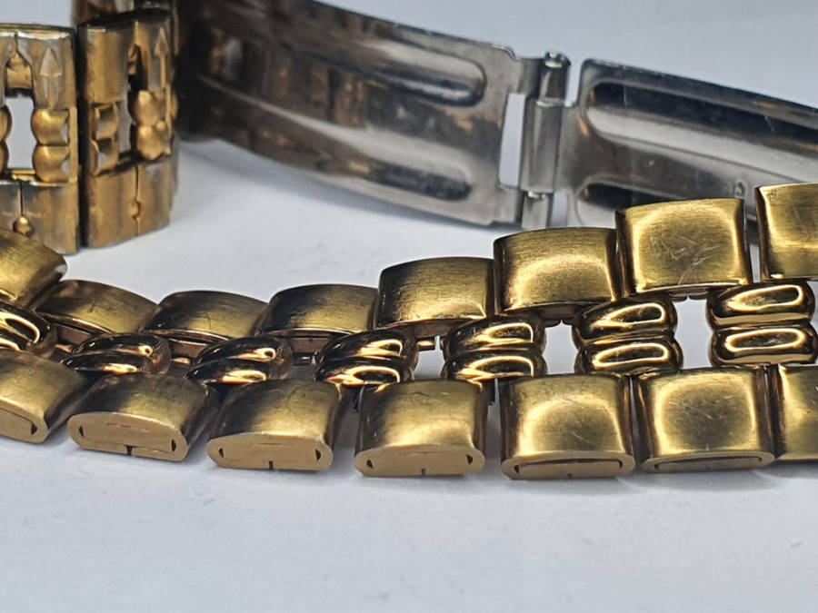 Vintage Gold Tone Pulsar Ladies Watch 590141