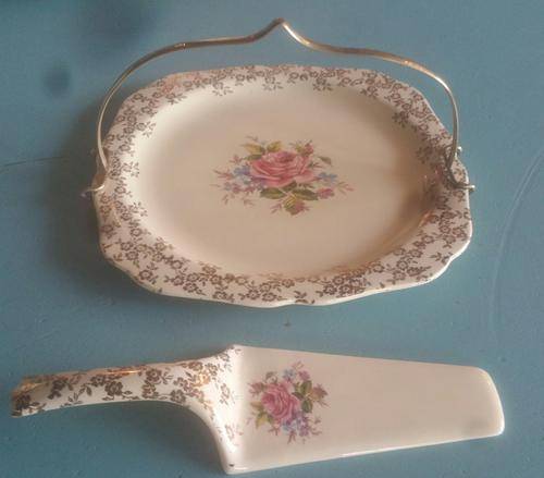 Lord Nelson Ware Cake plate with Cake lifter