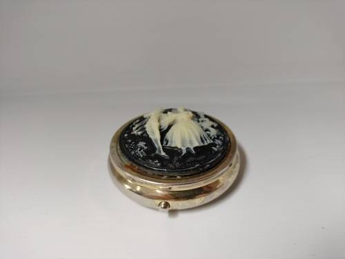 Vintage Cameo Pill Box
