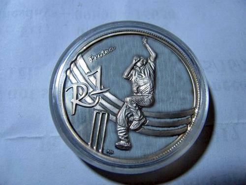 1 Oz Silver Cricket UNC in SA Mint blue bag 2003