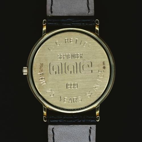 18ct Gold Omega Quartz Dress Watch with Box and Papers