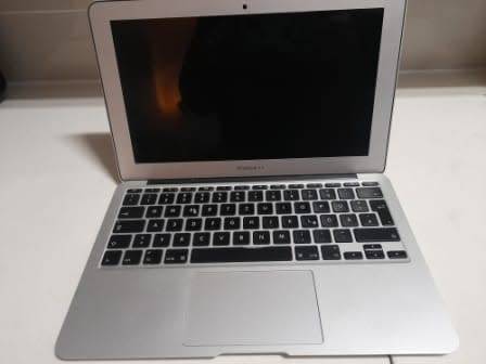 **MONTH END MADNESS*APPLE MAC BOOK AIR A1465,NO CHARGER NOT SURE SPECS***