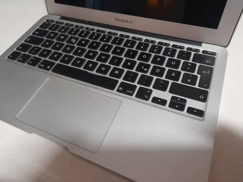 **MONTH END MADNESS*APPLE MAC BOOK AIR A1465,NO CHARGER NOT SURE SPECS***