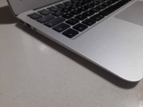 **MONTH END MADNESS*APPLE MAC BOOK AIR A1465,NO CHARGER NOT SURE SPECS***