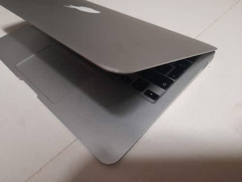 **MONTH END MADNESS*APPLE MAC BOOK AIR A1465,NO CHARGER NOT SURE SPECS***