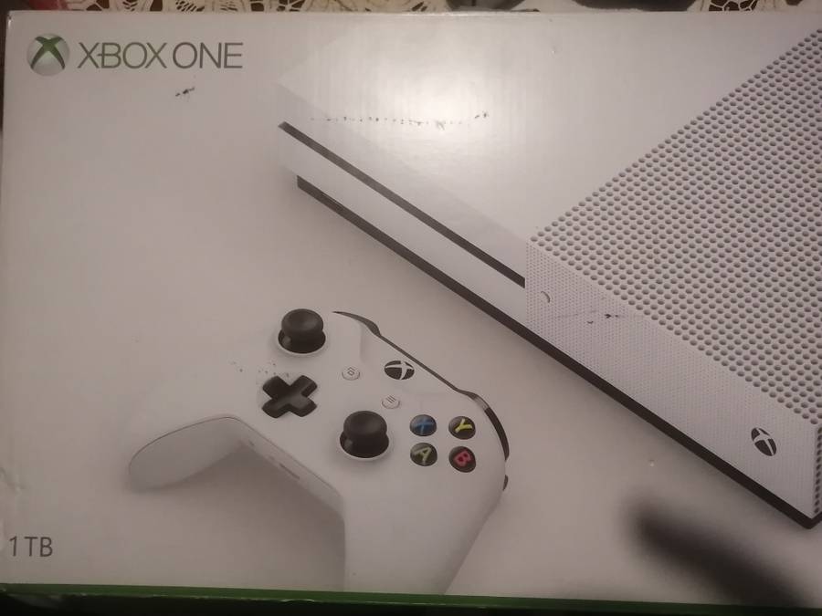 XBOX ONE GAMING CONSOLE