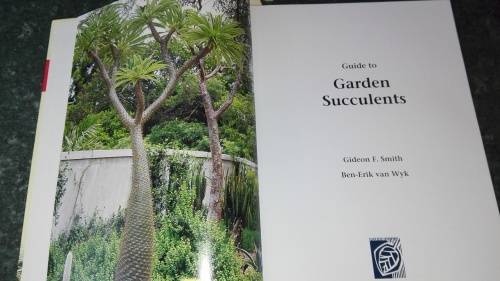 GUIDE TO GARDEN SUCCULENTS GIDEON F SMITH and BEN-ERIK van WYK