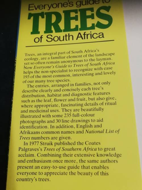 EVERYONE`S GUIDE TO TREES of SOUTH AFRICA KEITH PAUL and MEG COATES PALGRAVE