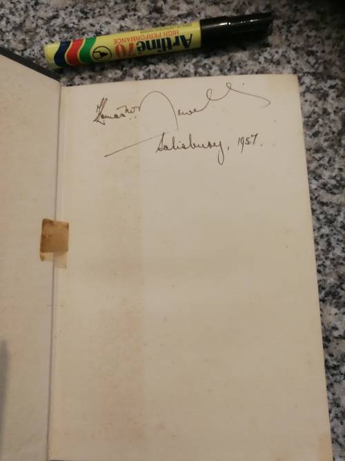 THE GUNS OF NAVARONE ALISTAIR MacLEAN ( First Edition )
