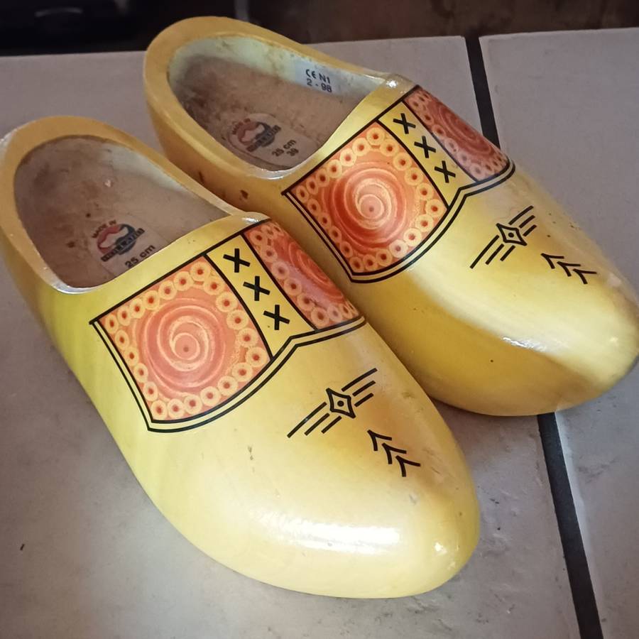 CLOGS FROM HOLLAND