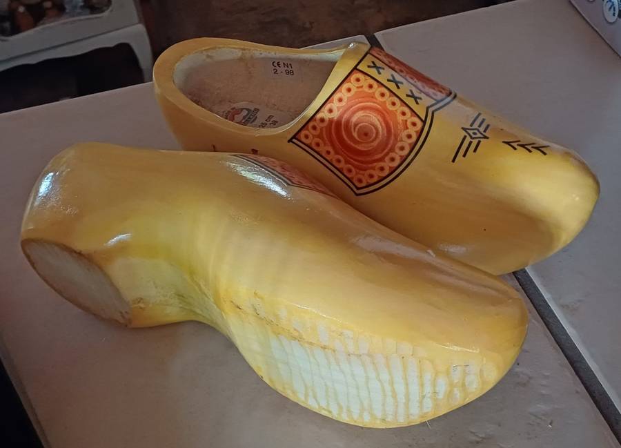 CLOGS FROM HOLLAND