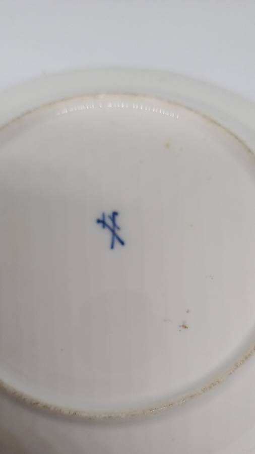 TWO STUNNING MEISSEN PLATES