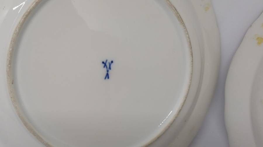 TWO STUNNING MEISSEN PLATES