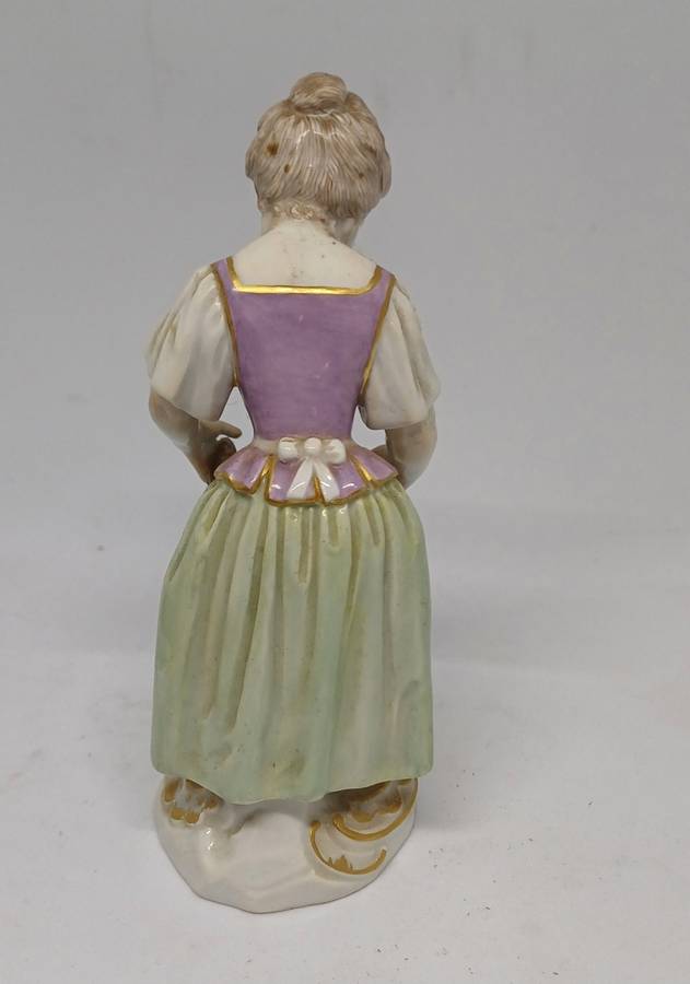 PORCELAIN MEISSEN FIGURINE