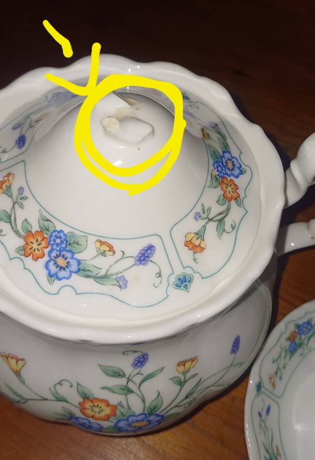 ROYAL ALBERT 1991 HAMLYN- FEW PIECES